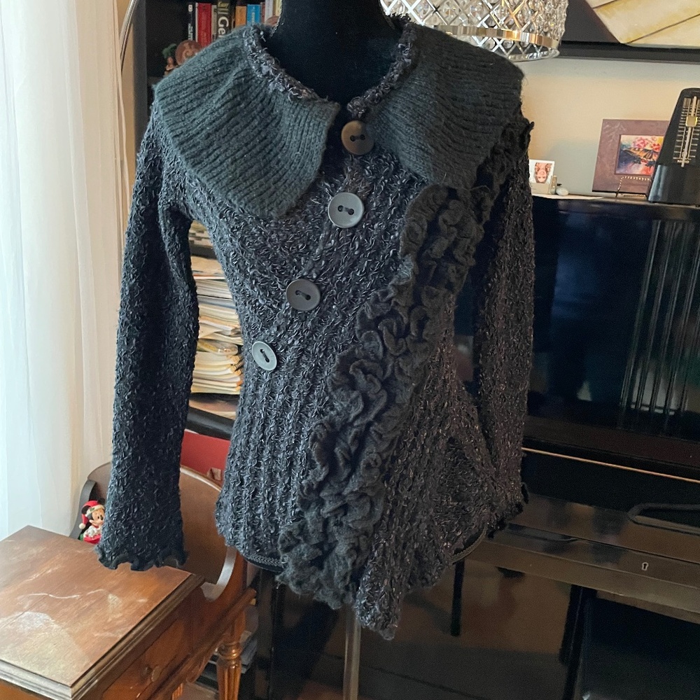 Bellissima Size Medium Sweater Black